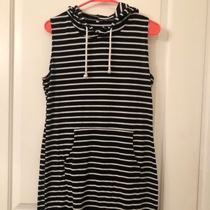 Short sleeveless hoodie dress